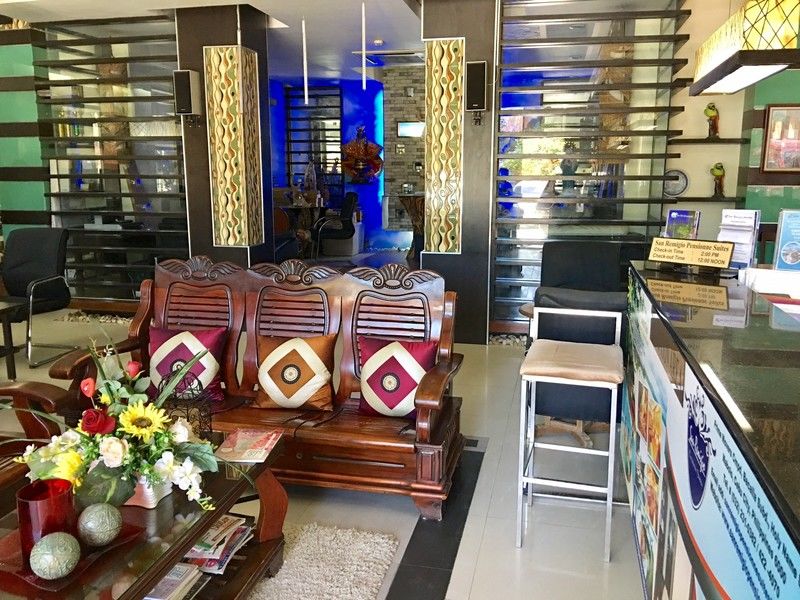 Oyo 159 San Remigio Pensionne Suites Cebu Bagian luar foto