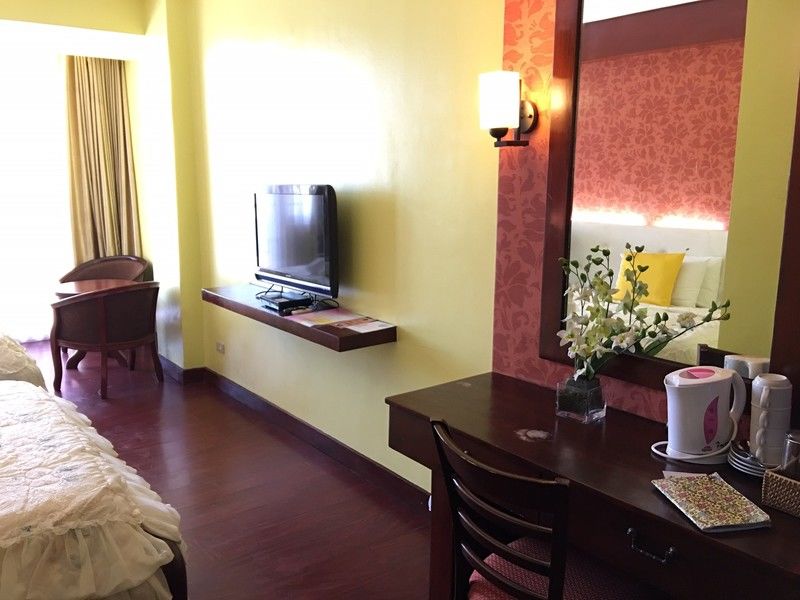 Oyo 159 San Remigio Pensionne Suites Cebu Bagian luar foto