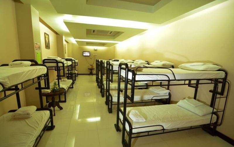 Oyo 159 San Remigio Pensionne Suites Cebu Bagian luar foto