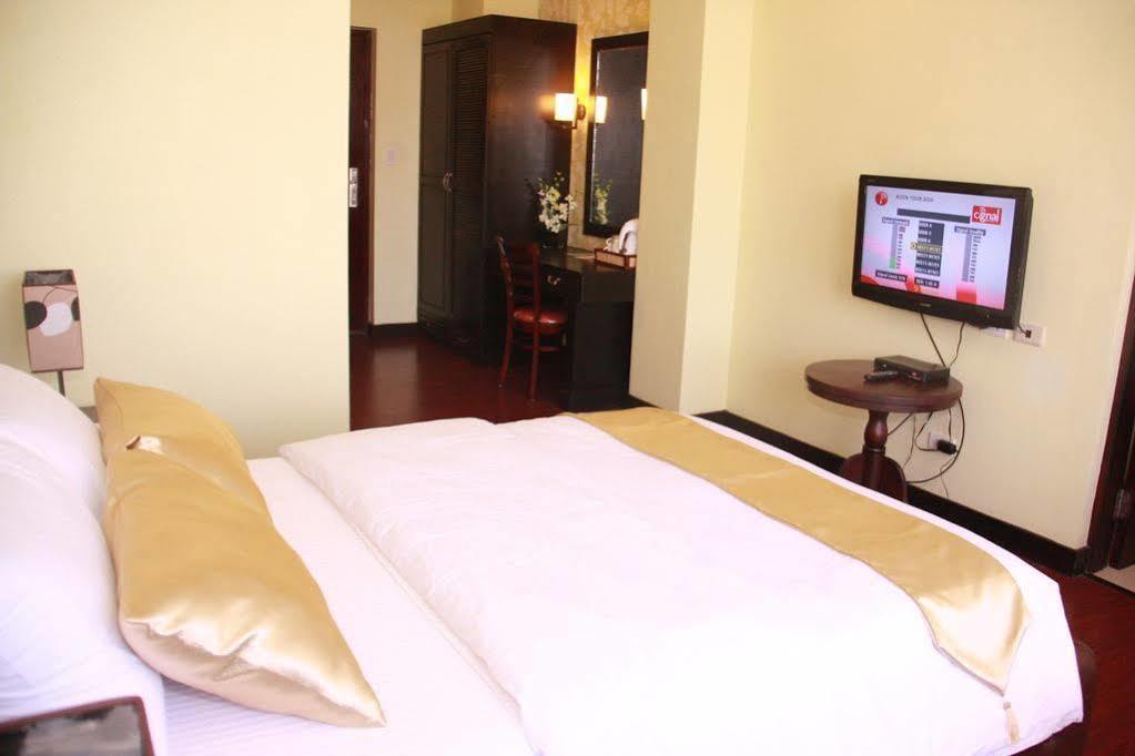Oyo 159 San Remigio Pensionne Suites Cebu Bagian luar foto