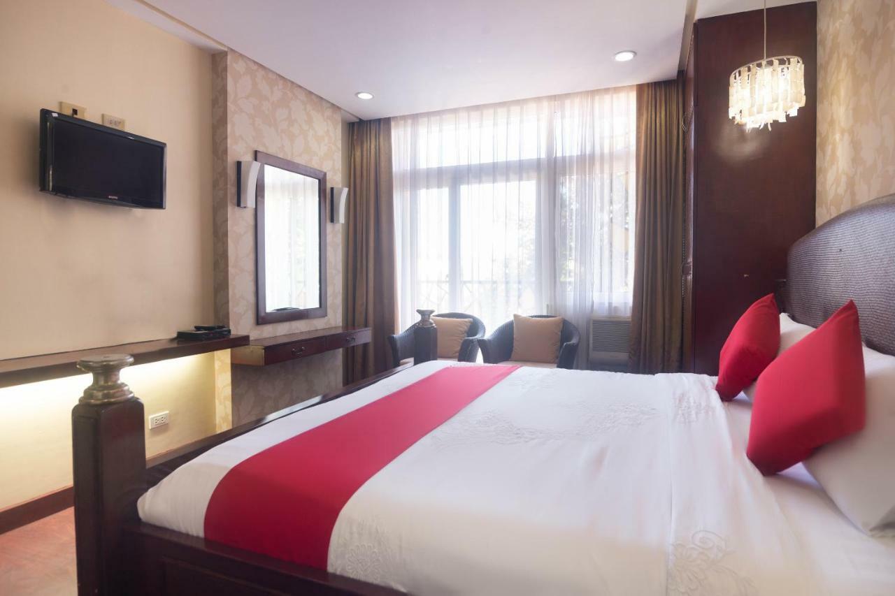 Oyo 159 San Remigio Pensionne Suites Cebu Bagian luar foto