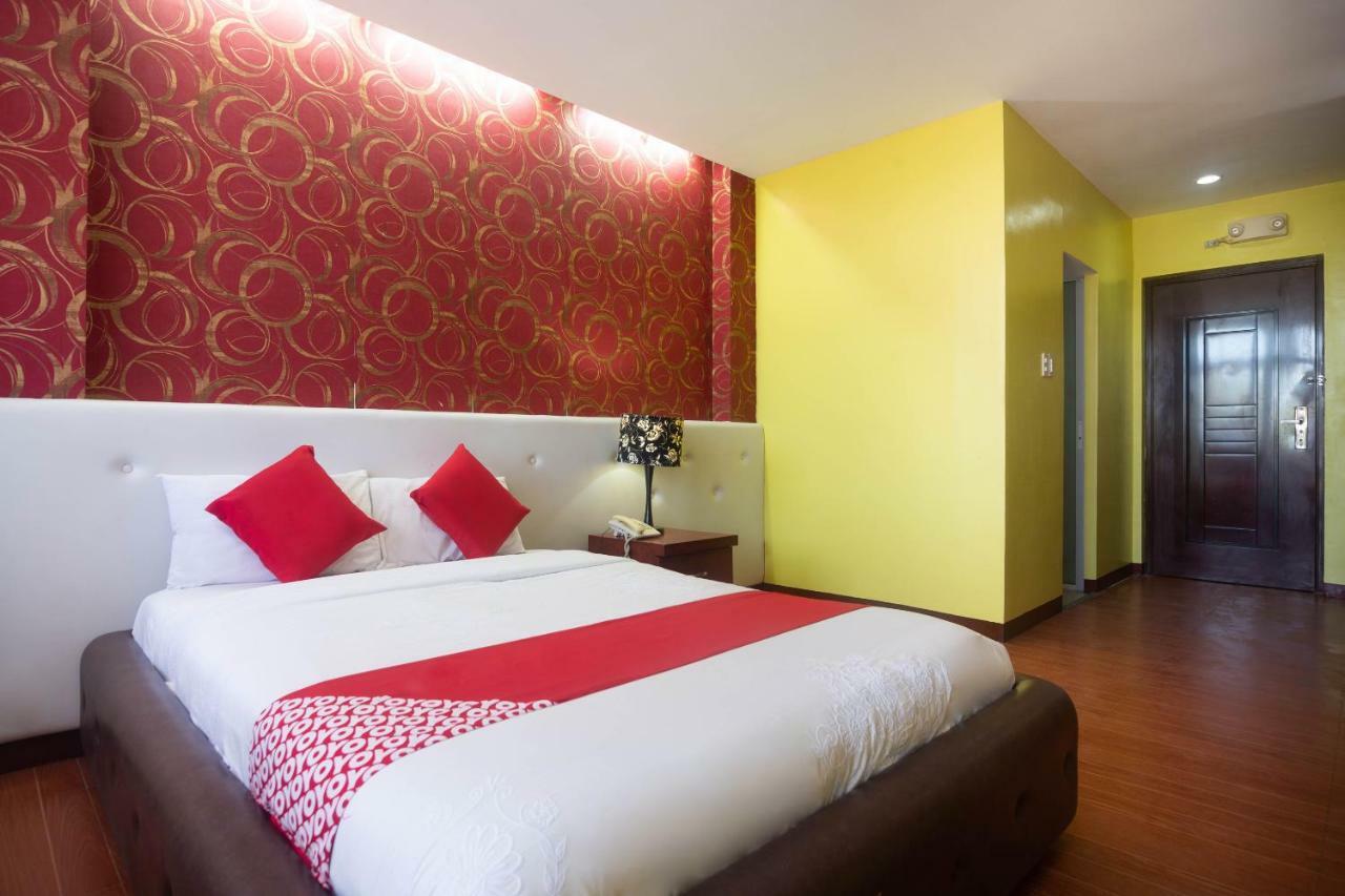 Oyo 159 San Remigio Pensionne Suites Cebu Bagian luar foto