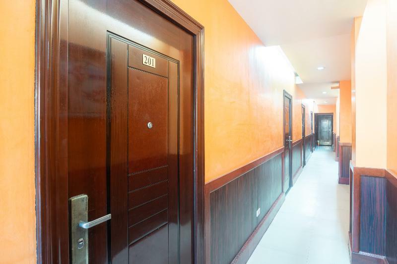 Oyo 159 San Remigio Pensionne Suites Cebu Bagian luar foto